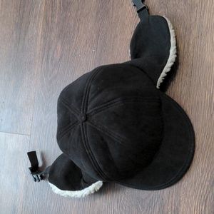 Broner Size Medium Black Winter Flap hat with Buckle